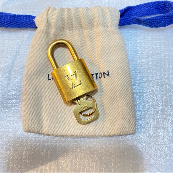 Louis Vuitton lock π & key π